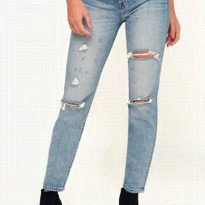 𝅺pistola Distressed Nico High Rise Mom Light Wash Jeans Size 29